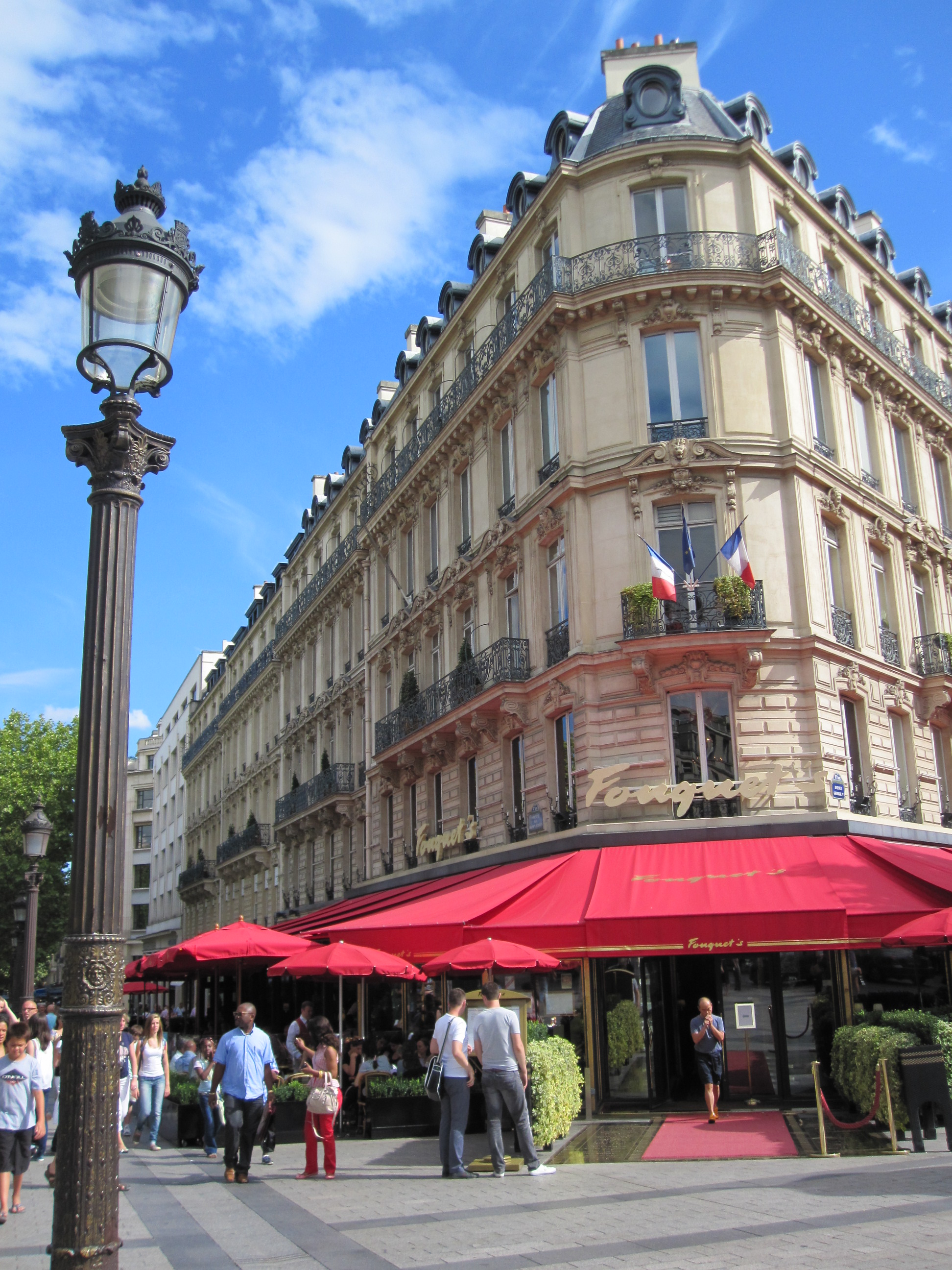 Experimental Post – One Hour at Fouquet’s