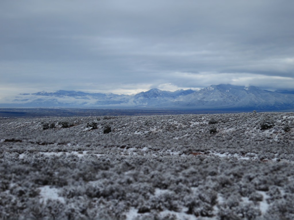 Drive between Taos and Santa Fe