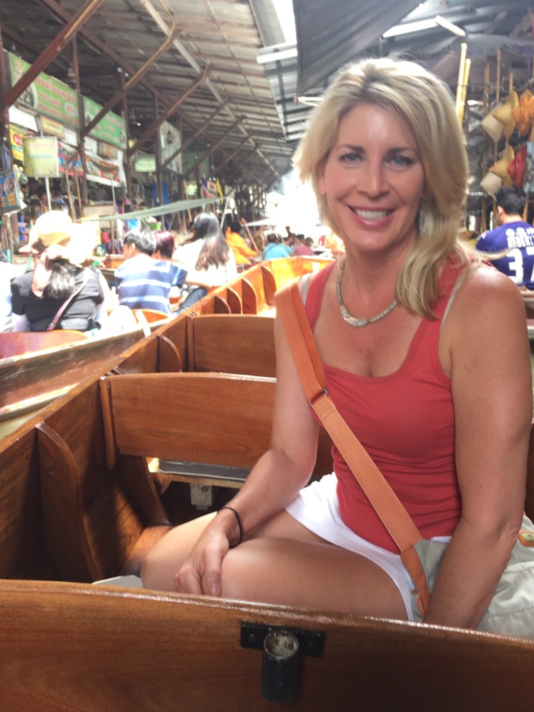Jen Jedda at Floating Market